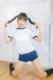 段嘉许在浴室给桑稚垫毛巾