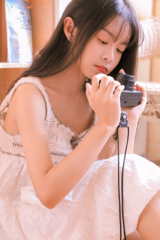 皇帝龙椅宫女